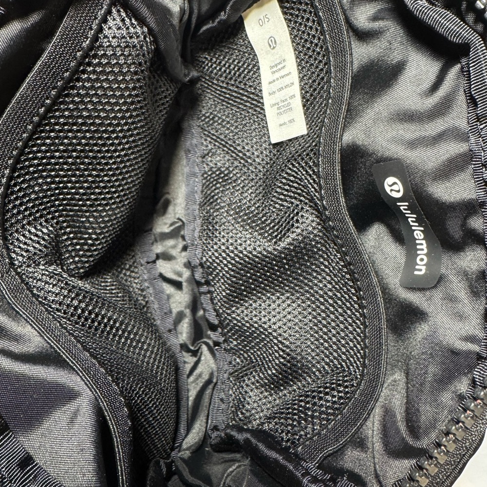 NWOT lululemon Everywhere Belt Bag 1L Unisex - Picture 10 of 10